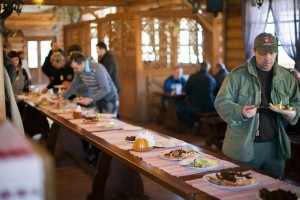 Фуршет с дегустацией в ресторане спорткомплекса. Сытый и пьяный коллекционер = выгодный обмен!